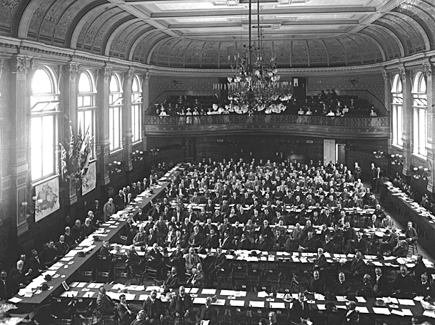 Meeting of the Chamber of Commerce, Concert Hall