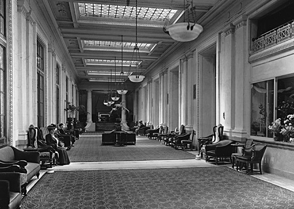 Peacock Alley, Annex of the Windsor Hotel